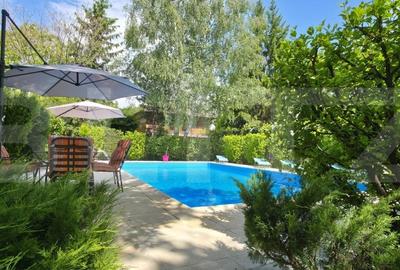 Proprietate Exclusivista: 2 Case, Piscina si Teren de Tenis pe 3833 mp
