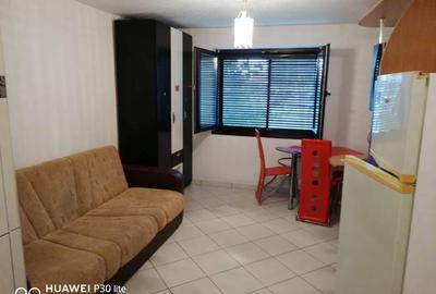 Garsonieră decomandată în Runcu - 2