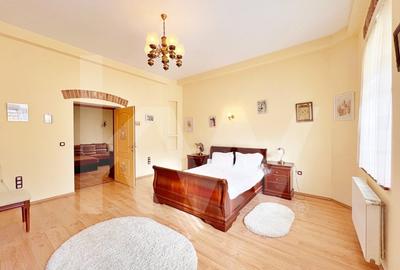 Inchiriere Vila Stil Pensiune, curte mare, filigorie si 6 camere cu baie proprie - 9