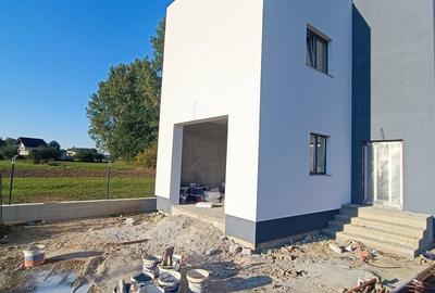 Casă cu 3 camere cu Teren 300 Mp în Rădăuți - 2