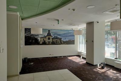 Spatiu stradal Buzau fost sediu de banca, de inchiriat - 4