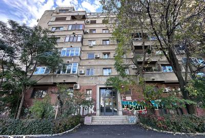 Apartament cu 3 camere în Romană