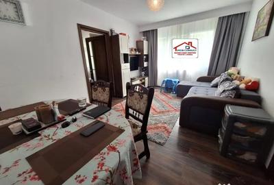 Apartament cu 3 camere semidecomandat în Central - 1