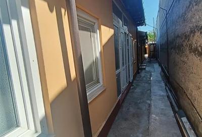 Casă individuală cu 3 camere cu Canalizare în Central - 2