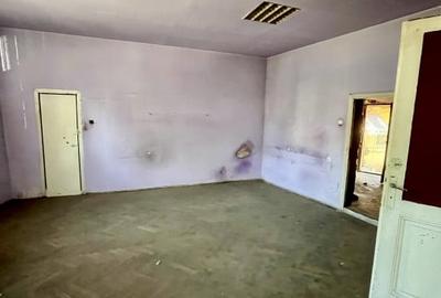 Casa de vanzare cu Aut. de Constr P+1+M - Piata Victoriei - 7