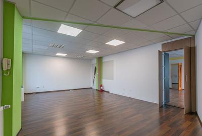 Spațiu comercial, de 194 mp, în Central - 15