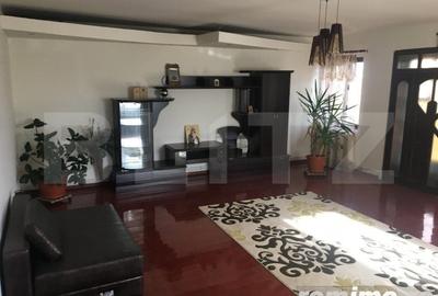 Casă cu 11 camere cu Teren 1700 Mp în Central - 3