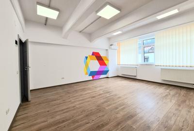 Birou, de 40 mp, în Central - 2