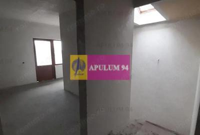 Casă cu Teren 433 Mp în 1 Decembrie - 1