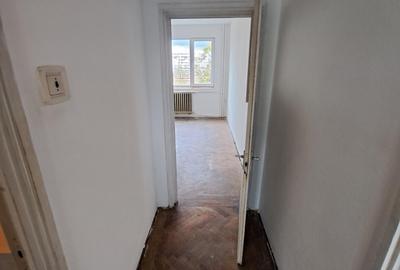 3 camere, intre Gara de Nord si Basarab, B-dul Dinicu Golescu, nr 39 - 16