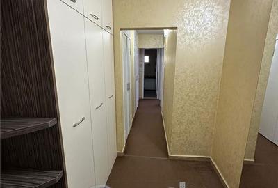 Apartament cu 3 camere decomandat în Nicolina - 9