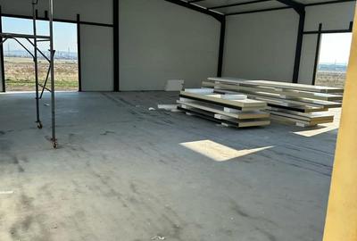 Spațiu comercial, de 325 mp, în Central - 4