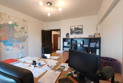 Apartament cu 3 camere decomandat în P-ța Muncii - 2