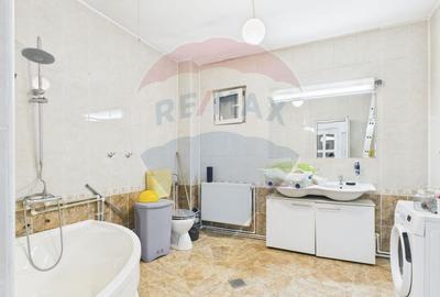 Casa cu 8 camere si 300mp curte, de inchiriat in zona Bd. Gloriei - 28