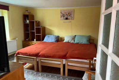 Casă cu 4 camere în Central - 1