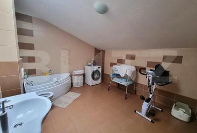 Apartament 3 camere, 80 mp, zona Bucium - 10