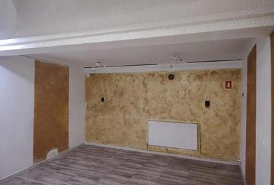 Spațiu comercial, de 110 mp, în Central - 6