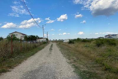Teren de 800 mp, în Ferme - 1