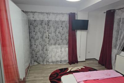 Apartament cu 2 camere decomandat în Valu lui Traian - 2