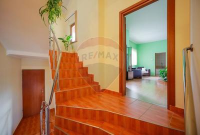 Casă cu 7 camere cu Teren 153 Mp în Ultracentral - 13