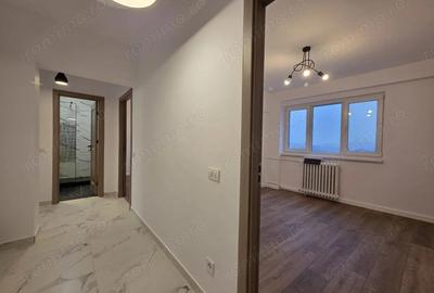 Apartament cu 3 camere decomandat în P-ța Victoriei - 3