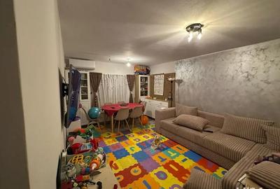 Apartament cu 3 camere decomandat în Apărătorii Patriei