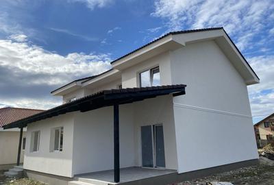 Casă cu 4 camere cu Teren 627 Mp în Moșnița Nouă - 1
