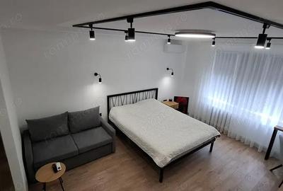 Garsonieră în P-ța Universității - 3