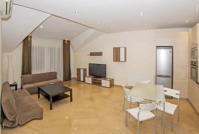 Apartament cu 3 camere semidecomandat, mobilat în Rahova