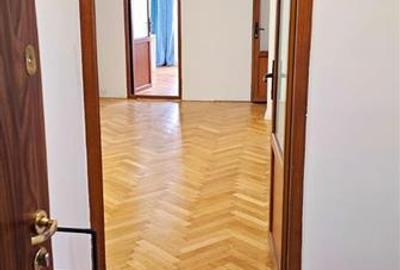 Apartament cu 4 camere semidecomandat, mobilat în Calea Călărașilor - 12