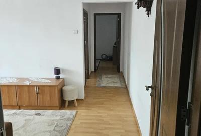 Apartament cu 3 camere decomandat în Tomis Nord - 1