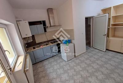 Casă individuală cu 4 camere cu Canalizare în Independenței - 10