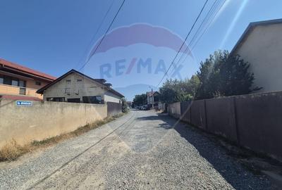 Casă individuală cu 3 camere în Est