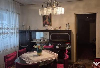 Apartament cu 4 camere semidecomandat în Decebal - 1
