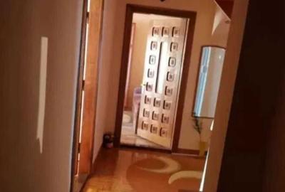 Apartament cu 3 camere decomandat în Central - 3
