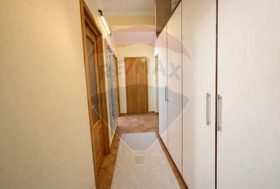 Apartament cu 3 camere semidecomandat în Tomis Nord - 6