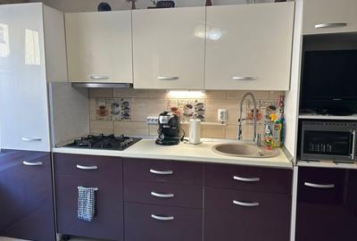 Apartament cu 2 camere decomandat în Florești