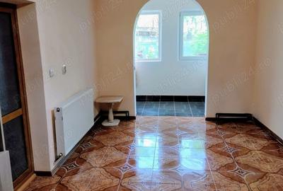 Casă cu 4 camere cu Teren 600 Mp în Căldăraru - 1