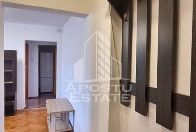 Apartament cu 3 camere, centrala proprie, zona Dacia - 3