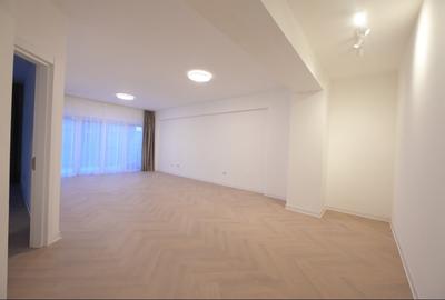 Apartament cu 4 camere decomandat în Herăstrău