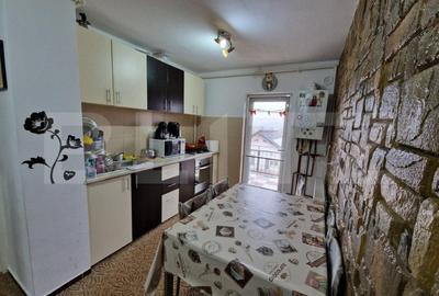 Apartament 2 camere, decomandat, 48mp, etaj 3, zona Ampoi