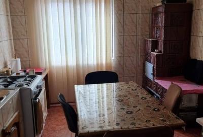 Apartament cu 3 camere decomandat în Central - 1