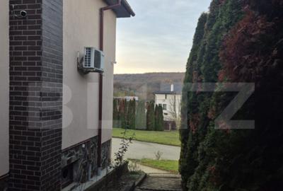 Casă cu 3 camere cu Teren 3200 Mp în Corunca