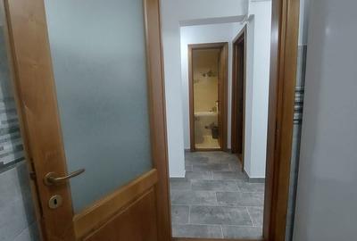 Apartament cu 3 camere decomandat în Micro 6 - 11