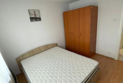 Apartament cu 3 camere semidecomandat, mobilat în Crângași