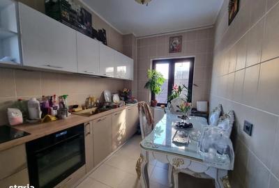 Casă individuală cu 7 camere cu Canalizare în Fundeni - 4