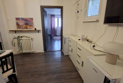 Apartament decomandat, mobilat în Tei - 4