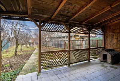 Doua case in aceeasi curte Pitesti, Strada Turcesti - 12