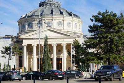 Garsoniera ultracentrala, mob., etaj 7, bloc solid, termoizolat, langa  Cismigiu - 25