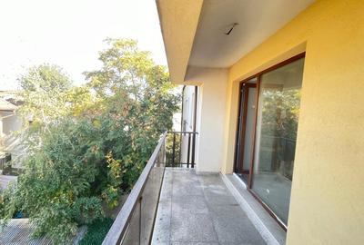 Apartament cu 3 camere decomandat în Dămăroaia